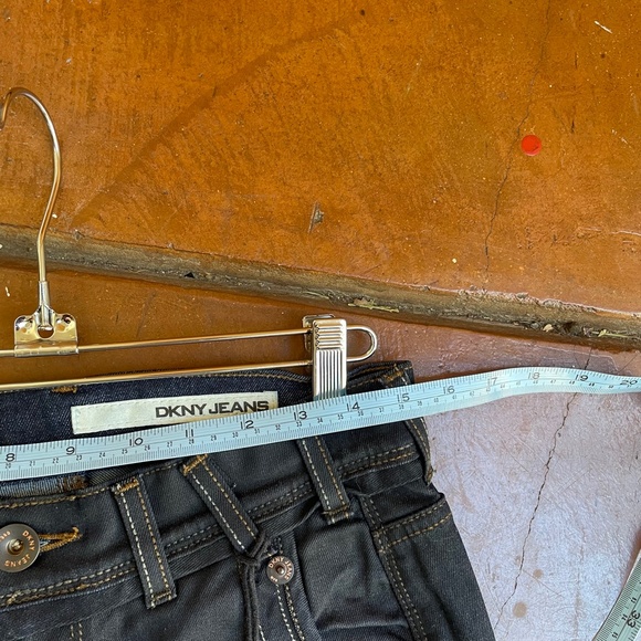 DKNY DARK Low-rise Unwashed Jeans Wide Straight Leg NWT - Picture 12 of 15